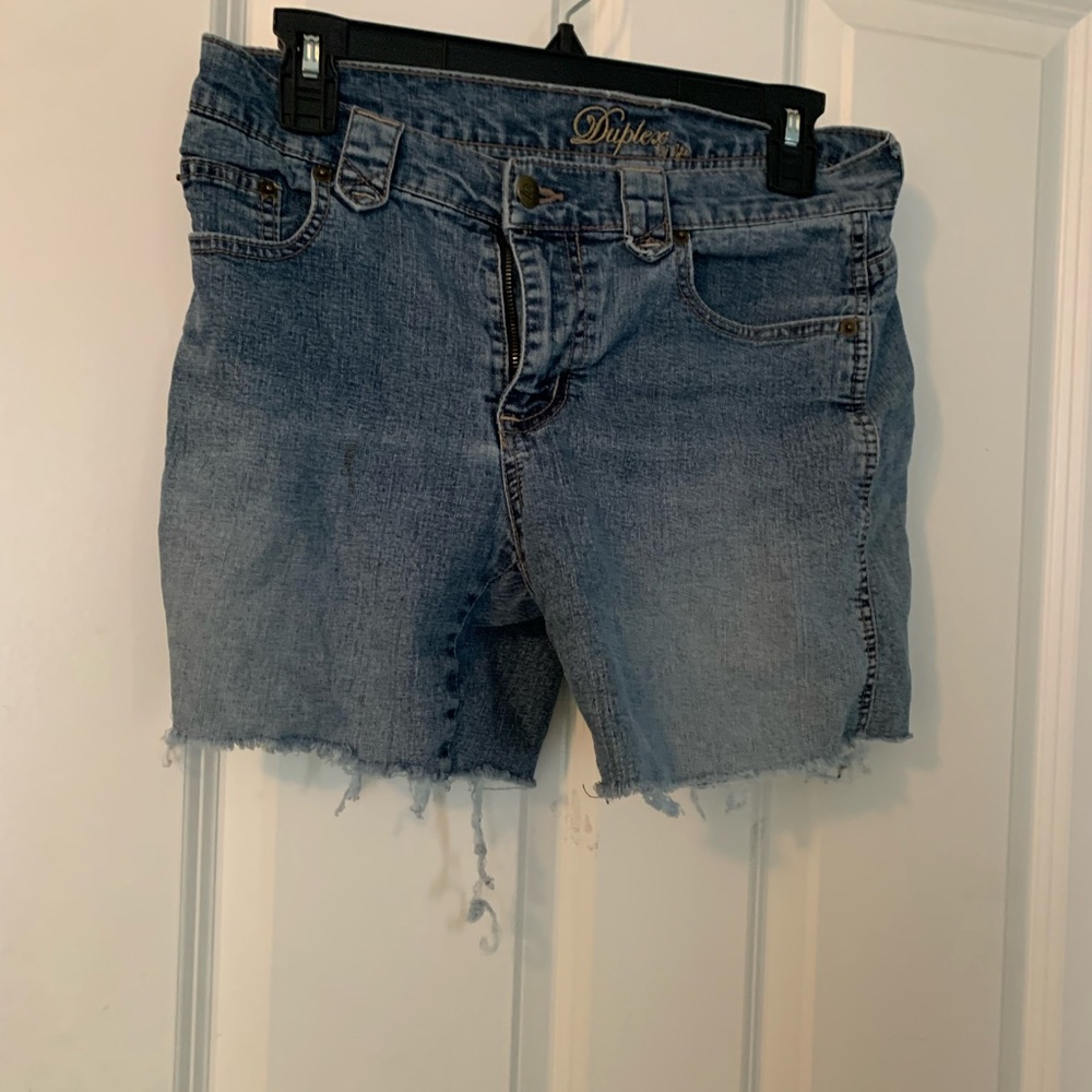 Cool low waisted Y2K shorts